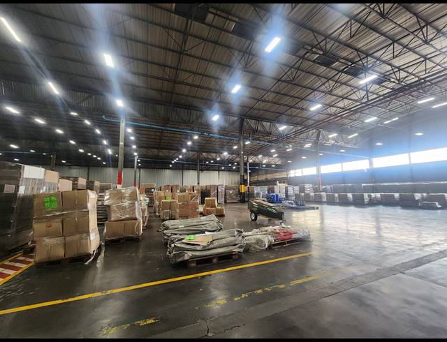 24,910M² WAREHOUSE TO LET IN WADEVILLE
